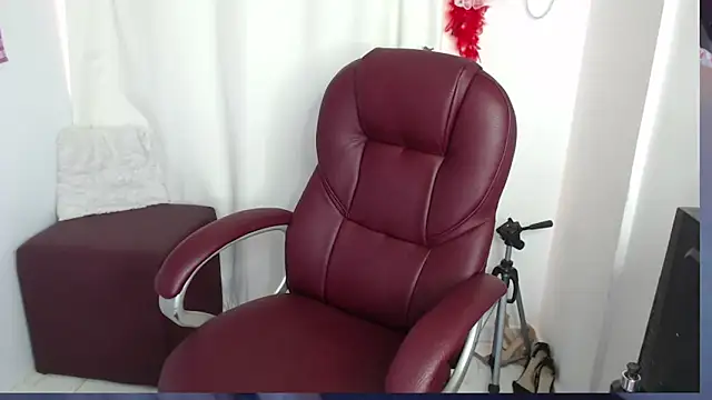 Mature 2025 online show from March 6, 2026, 5:20 pm