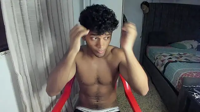 Snapshot of Fox2evans chatting on February 6, 2026, 1:36 pm Fox2evans online show from February 6, 2026, 1:36 pm