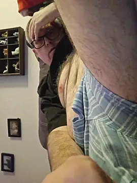 Snapshot of Smallone327 chatting on February 16, 2026, 7:04 am Smallone327 online show from February 16, 2026, 7:04 am