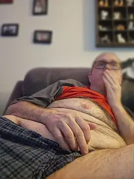 Snapshot of Smallone327 chatting on March 23, 2026, 5:22 am Smallone327 online show from March 23, 2026, 5:22 am