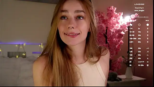 Snapshot of EmilaMills chatting on April 11, 2026, 7:45 am EmilaMills online show from April 11, 2026, 7:45 am