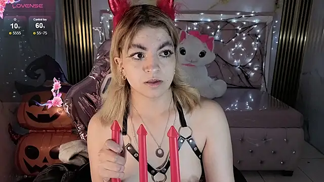 lili conor s online show from October 27, 2025, 3:21 am