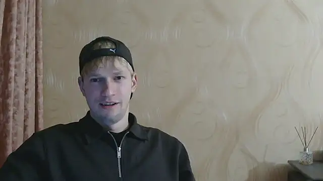 frama666 online show from April 16, 2026, 9:39 pm