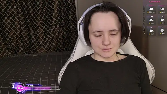 Luna Loveee online show from February 19, 2026, 3:57 am