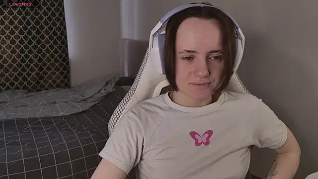 Luna Loveee online show from April 16, 2026, 6:58 am