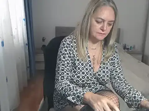 MatureDiana online show from February 18, 2025, 7:10 am