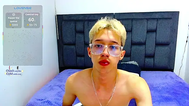 Snapshot of skinny_bigcock02 chatting on September 29, 2025, 6:24 pm skinny bigcock02 online show from September 29, 2025, 6:24 pm