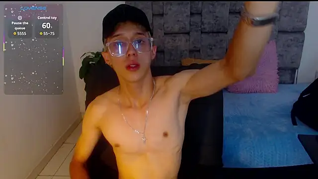 Snapshot of skinny_bigcock02 chatting on October 1, 2025, 9:21 pm skinny bigcock02 online show from October 1, 2025, 9:21 pm