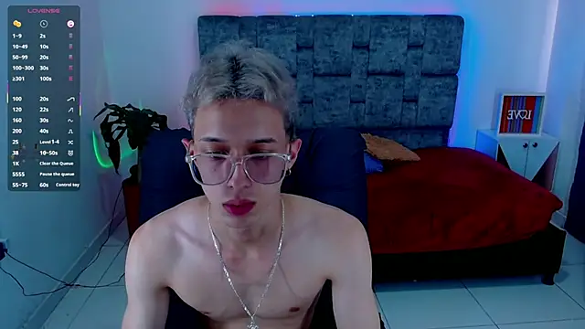 Snapshot of skinny_bigcock02 chatting on October 7, 2025, 8:06 pm skinny bigcock02 online show from October 7, 2025, 8:06 pm