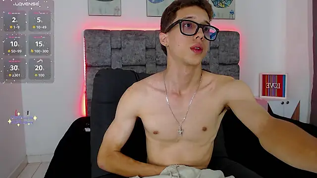 Snapshot of skinny_bigcock02 chatting on February 24, 2026, 9:13 pm skinny bigcock02 online show from February 24, 2026, 9:13 pm