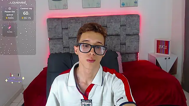 Snapshot of skinny_bigcock02 chatting on February 27, 2026, 9:37 pm skinny bigcock02 online show from February 27, 2026, 9:37 pm