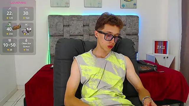 Snapshot of skinny_bigcock02 chatting on March 2, 2026, 9:32 pm skinny bigcock02 online show from March 2, 2026, 9:32 pm