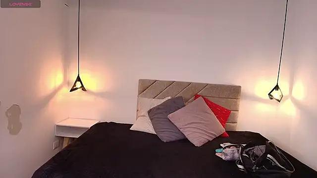 Natasha rose   online show from April 18, 2026, 7:40 pm