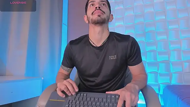 AlejandroStormm online show from March 5, 2026, 11:12 pm