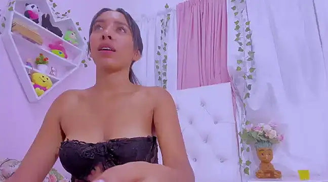 Emma lorense22 online show from March 19, 2025, 10:20 pm