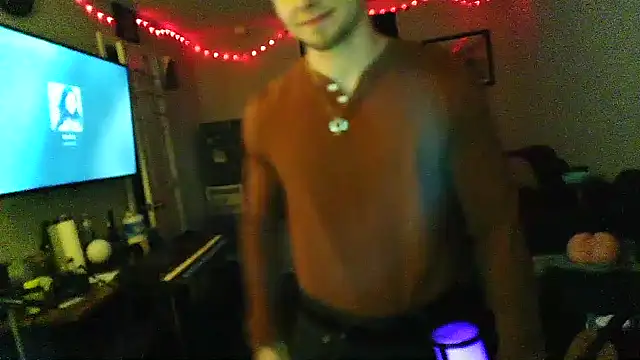 Snapshot of JCstrings chatting on February 23, 2025, 8:39 am JCstrings online show from February 23, 2025, 8:39 am