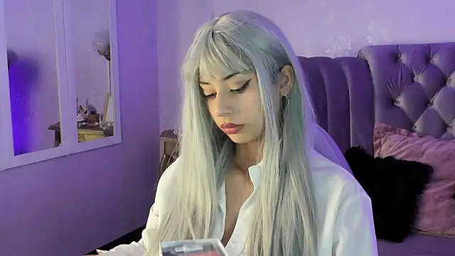 Seren Bleck online show from September 17, 2025, 3:19 am