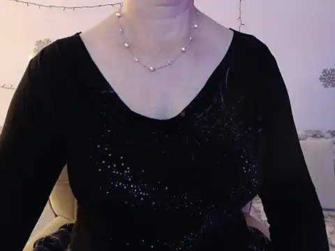 YourfantasyGiuly online show from May 9, 2026, 6:35 pm