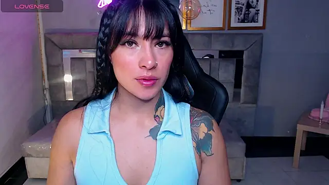 Isabella Collen v online show from November 12, 2025, 1:00 pm