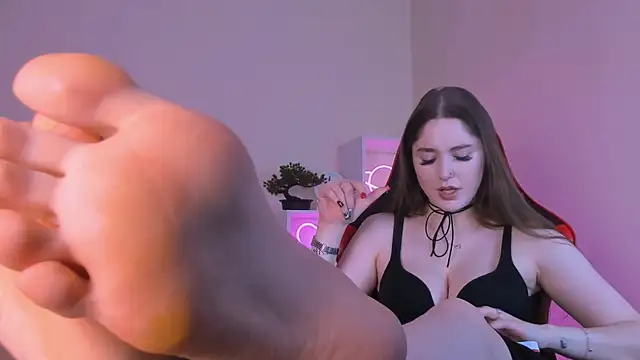 hazel sullivan online show from September 16, 2025, 12:28 pm