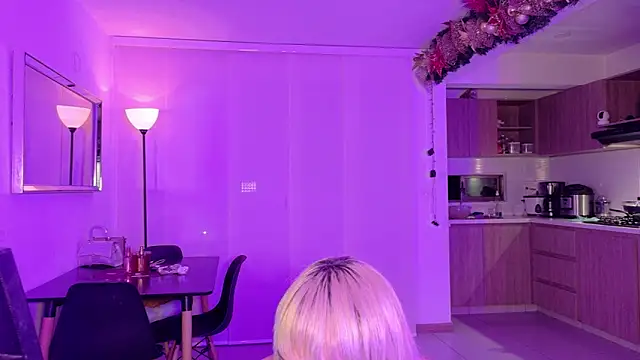 ScarletThompsonx online show from February 14, 2026, 4:42 am