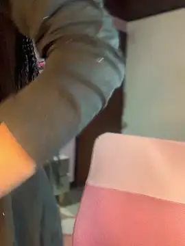 MichelleDiaz Pink online show from March 7, 2025, 2:15 am