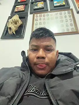 Saipuer31 online show from April 16, 2026, 9:39 pm