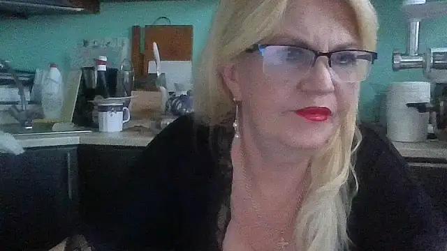 Snapshot of Heidi-Helga chatting on September 9, 2025, 4:45 am Heidi-Helga online show from September 9, 2025, 4:45 am