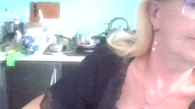 Snapshot of Heidi-Helga chatting on September 10, 2025, 6:24 am Heidi-Helga online show from September 10, 2025, 6:24 am