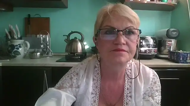 Snapshot of Heidi-Helga chatting on September 30, 2025, 1:27 pm Heidi-Helga online show from September 30, 2025, 1:27 pm