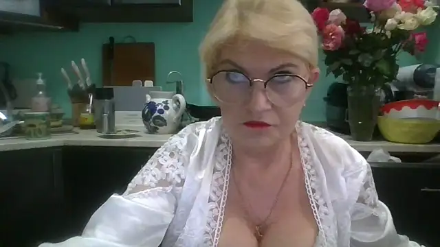Snapshot of Heidi-Helga chatting on October 6, 2025, 7:17 am Heidi-Helga online show from October 6, 2025, 7:17 am