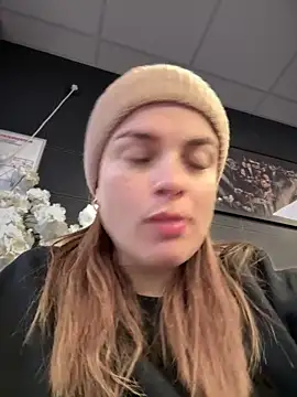 gynna kimera online show from December 23, 2025, 10:02 am