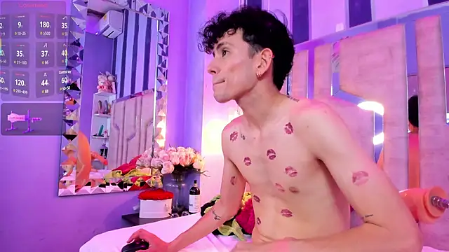 ValentinoMoreti online show from March 21, 2025, 7:55 am