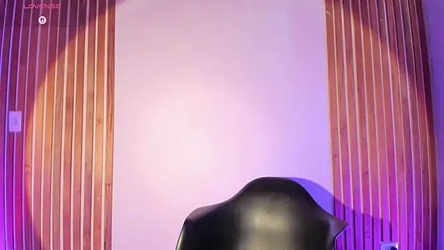 sweetviolet   online show from May 31, 2026, 12:56 pm