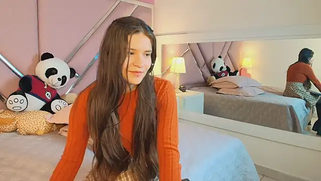 Emilybennett  online show from March 7, 2025, 8:44 pm