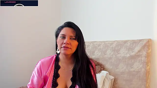 isabellarous- online show from February 26, 2026, 8:19 pm