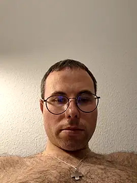 Simonudist online show from December 16, 2025, 8:25 pm