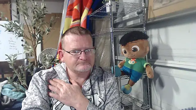 Randomoldguy615 online show from March 20, 2025, 12:40 am