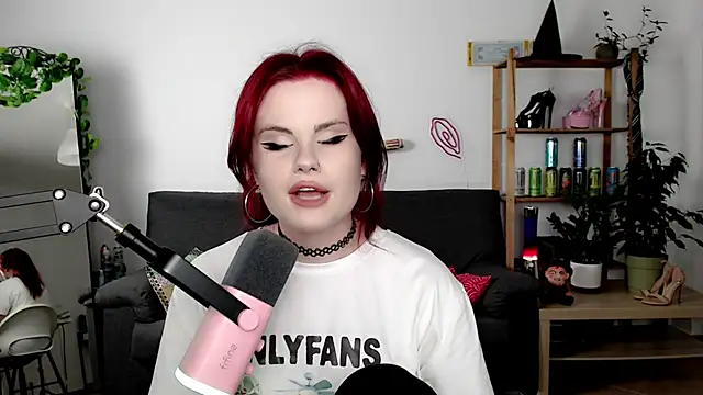 Della Ideal online show from September 20, 2025, 4:41 pm