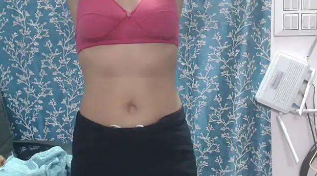 Snapshot of Reena600 chatting on March 5, 2025, 9:05 am Reena600 online show from March 5, 2025, 9:05 am