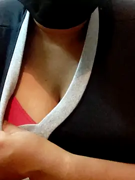 Snapshot of mythilli chatting on March 6, 2025, 9:47 am mythilli online show from March 6, 2025, 9:47 am