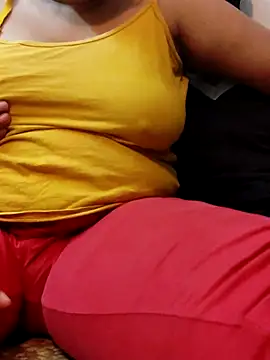 Snapshot of mythilli chatting on March 17, 2025, 12:35 pm mythilli online show from March 17, 2025, 12:35 pm