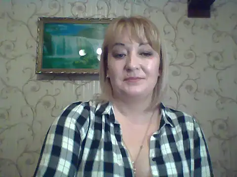 ArielXLoveresss online show from March 16, 2025, 8:10 am