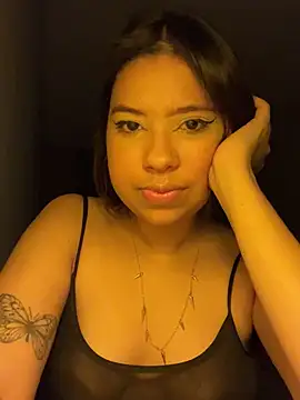 Snapshot of KiaraCut chatting on March 27, 2026, 1:55 am KiaraCut online show from March 27, 2026, 1:55 am