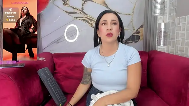 Bella williamss  online show from February 17, 2026, 7:53 pm