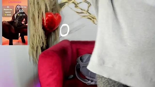 Bella williamss  online show from April 11, 2026, 7:51 pm