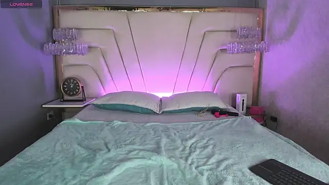 nathalya summer online show from April 7, 2026, 9:48 pm