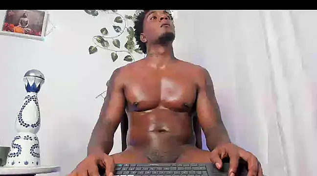 Snapshot of LOGAN_DRAKE chatting on March 14, 2025, 9:46 am LOGAN DRAKE online show from March 14, 2025, 9:46 am