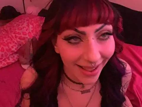 ChrryFoxx online show from April 10, 2026, 7:35 am