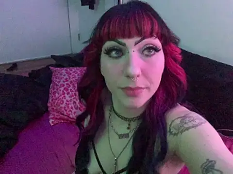 ChrryFoxx online show from April 16, 2026, 11:33 am